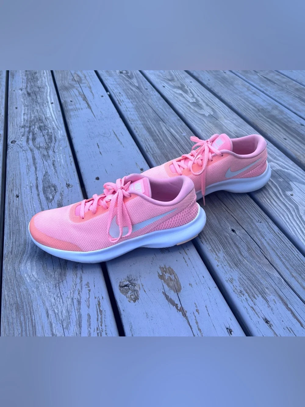 Nike Women’s Flex Tanjun RN Lightweight Running Shoes